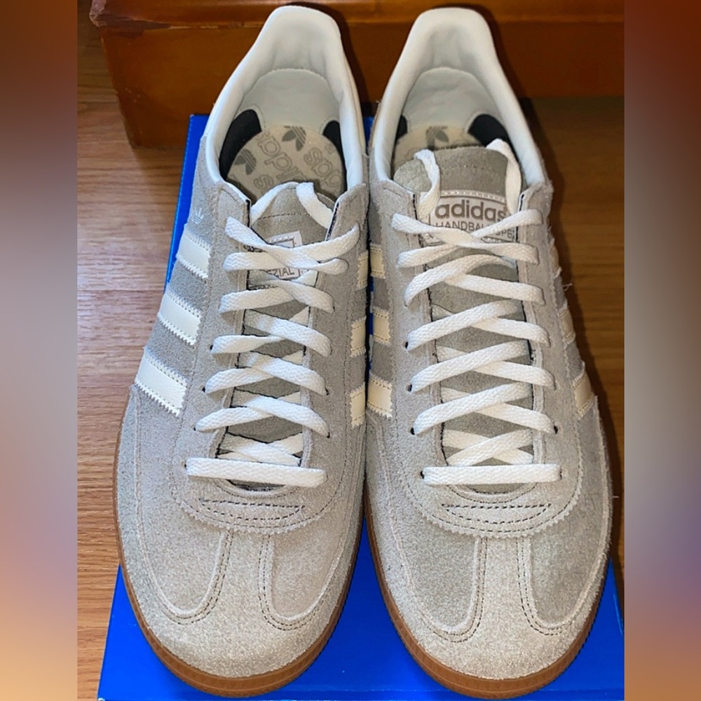 Brand New Adidas HandBall Spezial Silver Pebble/ Orbit Grey Gray/ Gum